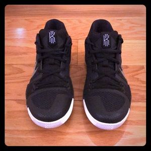 Kyrie 3 Basketball shoes (Black Ice); 6.5Y